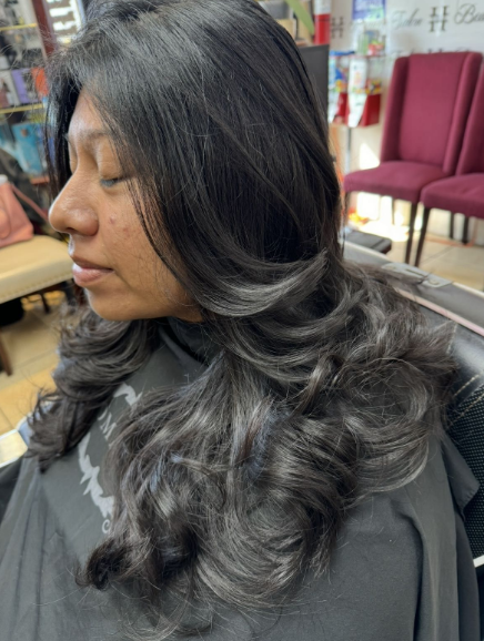 Corte de cabello en capas · Layered haircut